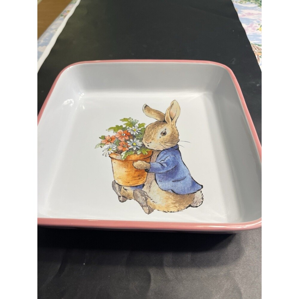 Beatrix Potter Peter Rabbit Easter Spring Casserole Baking Dish 9"